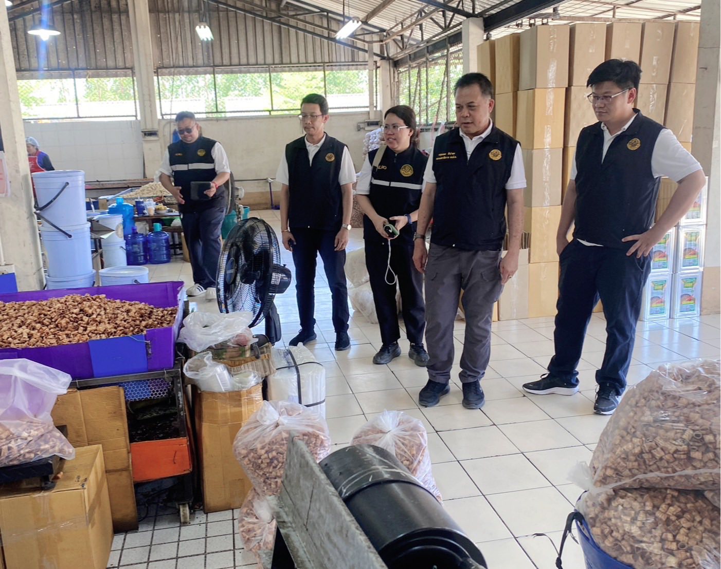 title - ส.ป.ก. ร่วมติดตามรัฐมนตรีช่วยว่าการกระทรวงเกษตรและสหกรณ์ (นางสาวปิยะรัฐชย์ ติยะไพรัช) ลงพื้นที่การตรวจราชการ ณ สหกรณ์แปรรูปกล้วยแปรรูป และตรวจเยี่ยมกลุ่มวิสาหกิจชุมชนข้าวชุมชนบ้านมนต์คีรี จังหวัดสุโขทัย